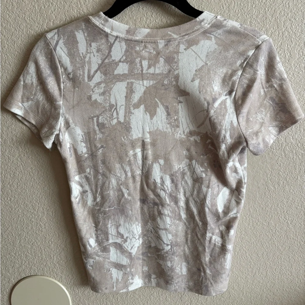 hollister baby tee - Picture 2 of 2